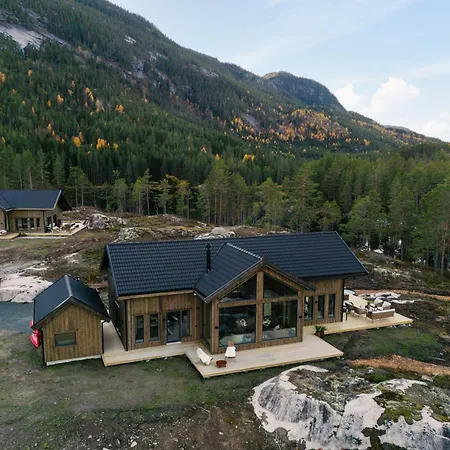 Chalet Lakehouse Cedar With Sauna, Boat & Jacuzzi *