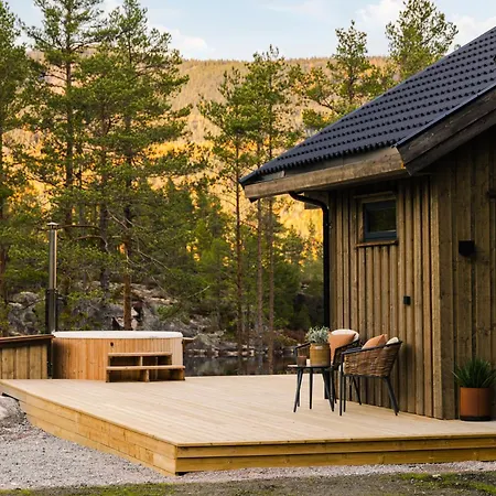 Lakehouse Cedar With Sauna, Boat & Jacuzzi