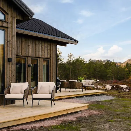 Chalet Lakehouse Cedar With Sauna, Boat & Jacuzzi