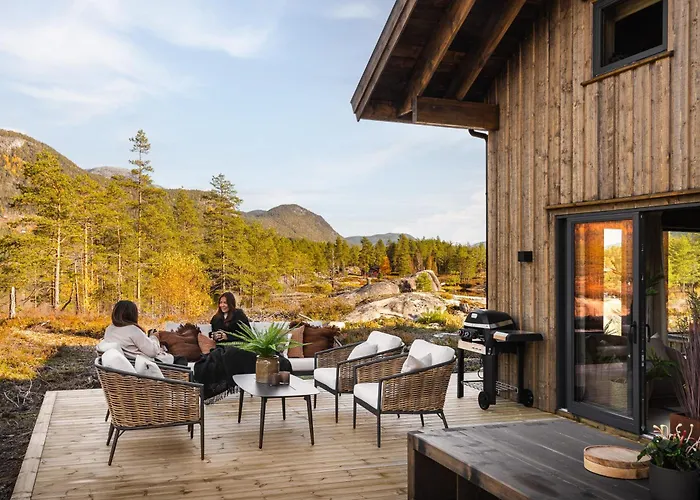 Lakehouse Cedar With Sauna, Boat & Jacuzzi Chalet