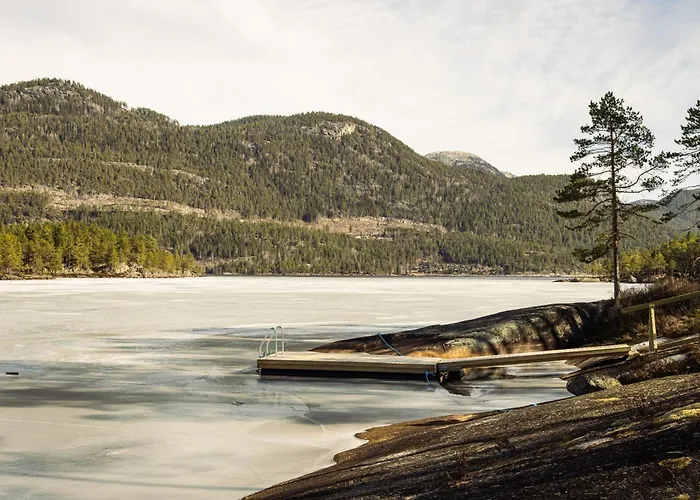 Lakehouse Cedar With Sauna, Boat & Jacuzzi Flatland
