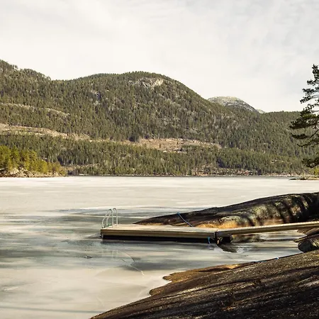 Lakehouse Cedar With Sauna, Boat & Jacuzzi Flatland
